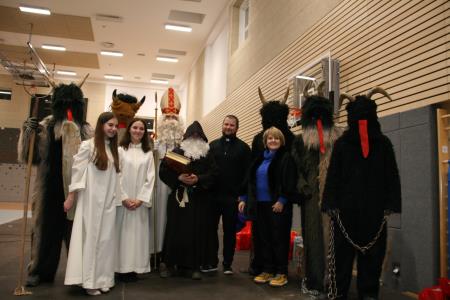 Na Brdu pri Lukovici otroke obiskal sveti Miklavz_foto DJD (1)